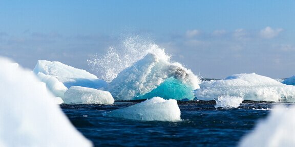 Global surface temperatures and Arctic sea ice extent